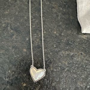Kendra Scott Ari Heart Mother of Pearl Silver necklace